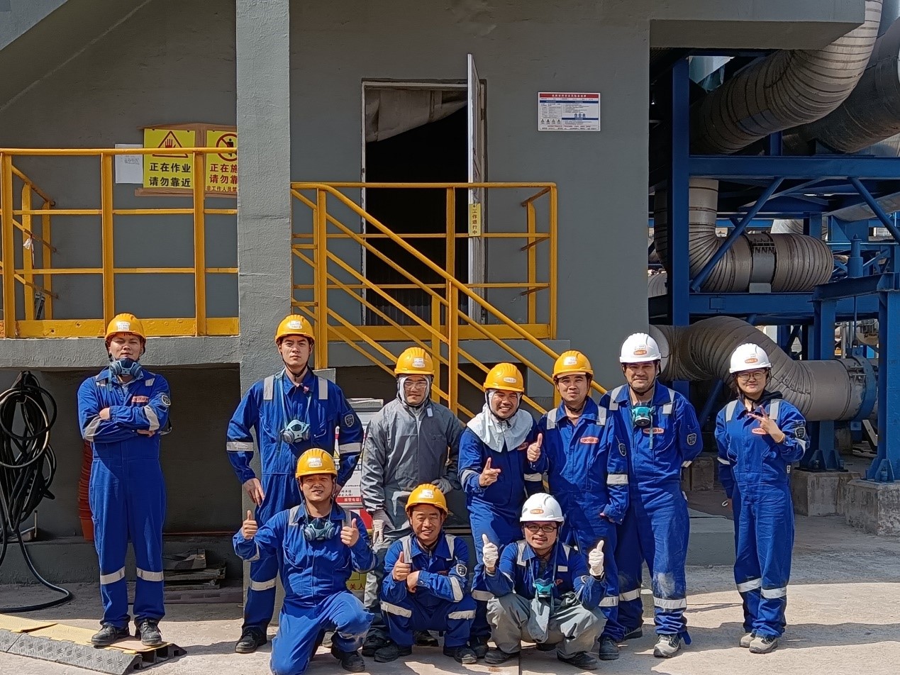 公司順利完成青島LNG開架式汽化器（ORV）熱噴涂修復(fù)工程